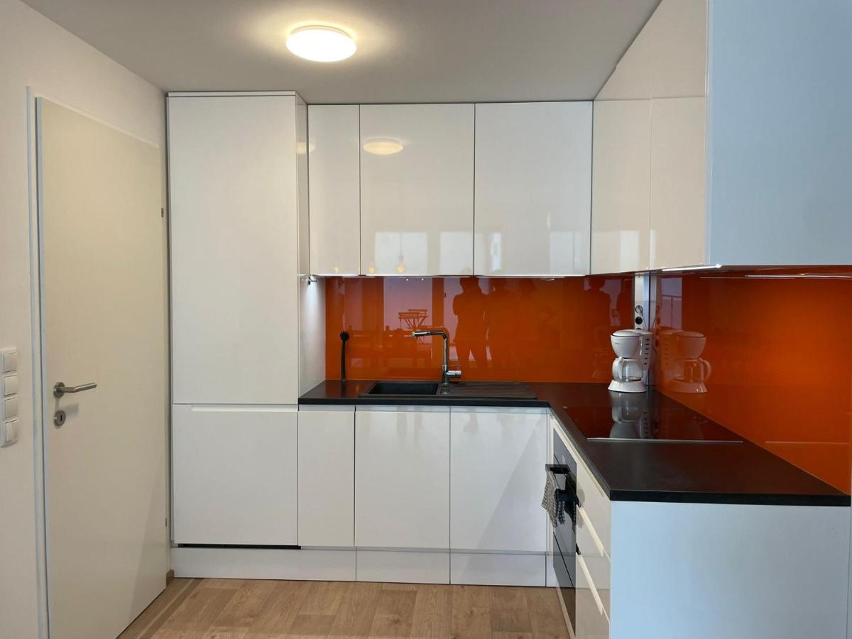 Modern & Stylish In 22th Apartment Vienna